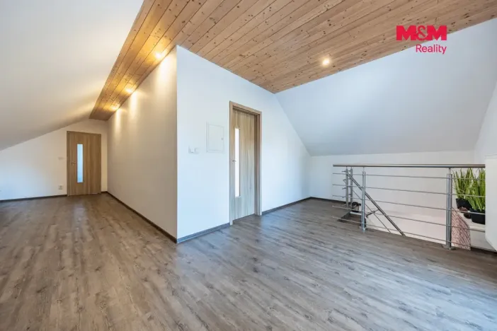 Prodej rodinného domu, Komárov, Sokolovická, 200 m2