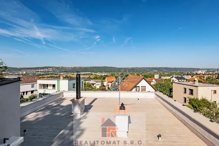 Pronájem kanceláře, Praha - Komořany, Pod lesem, 770 m2