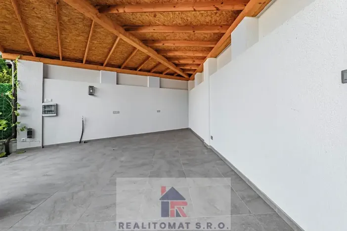 Pronájem vily, Praha - Komořany, Pod lesem, 770 m2