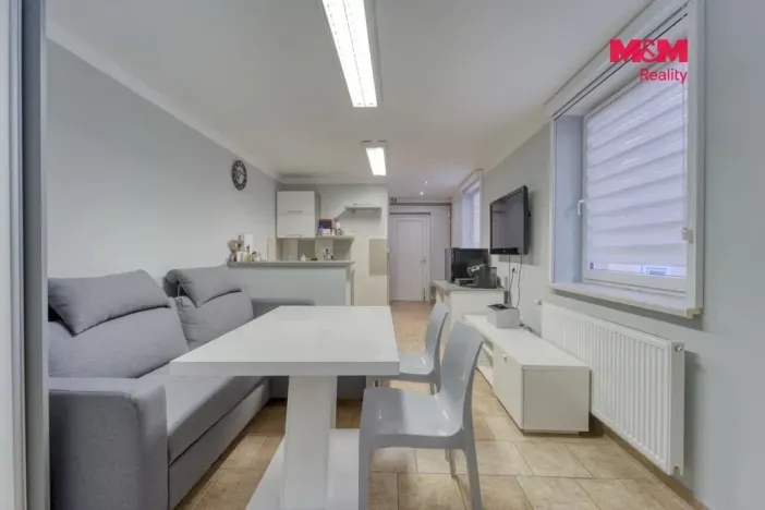 Prodej rodinného domu, Hřebeč, nám. Draha, 150 m2