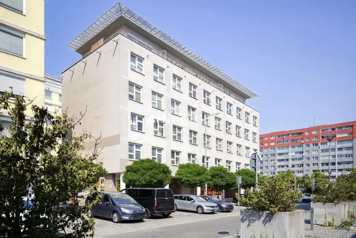 Pronájem garážového stání, Praha - Stodůlky, Petržílkova, 12 m2