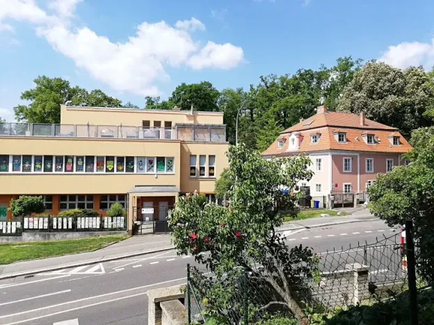 Pronájem bytu 1+1, Praha - Smíchov, Podbělohorská, 34 m2