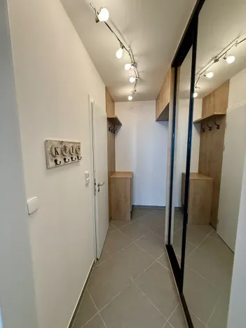Pronájem bytu 1+kk, Praha - Prosek, Čakovická, 33 m2