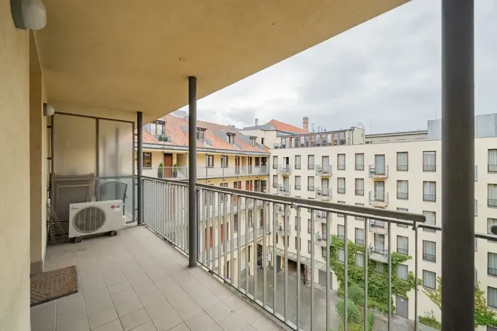 Pronájem bytu 4+1, Praha - Smíchov, Štefánikova, 147 m2