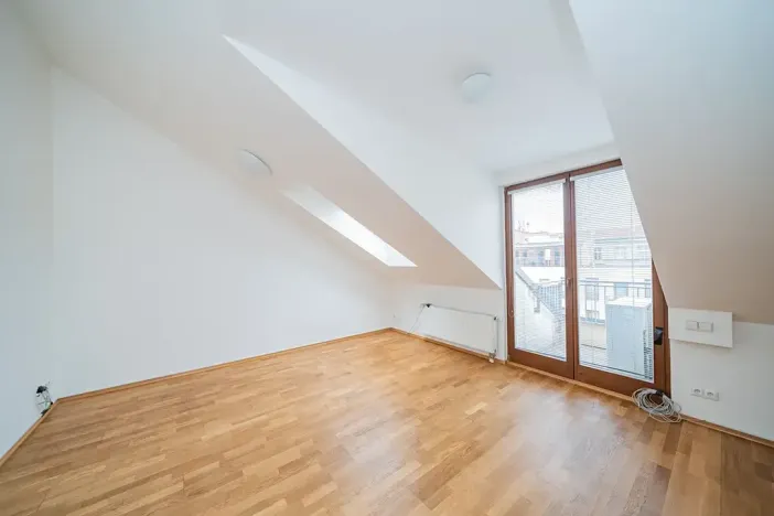 Pronájem bytu 4+1, Praha - Smíchov, Štefánikova, 147 m2
