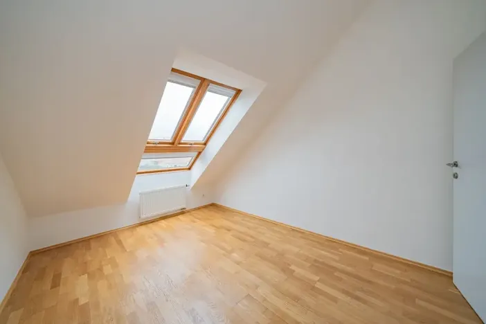 Pronájem bytu 4+1, Praha - Smíchov, Štefánikova, 147 m2
