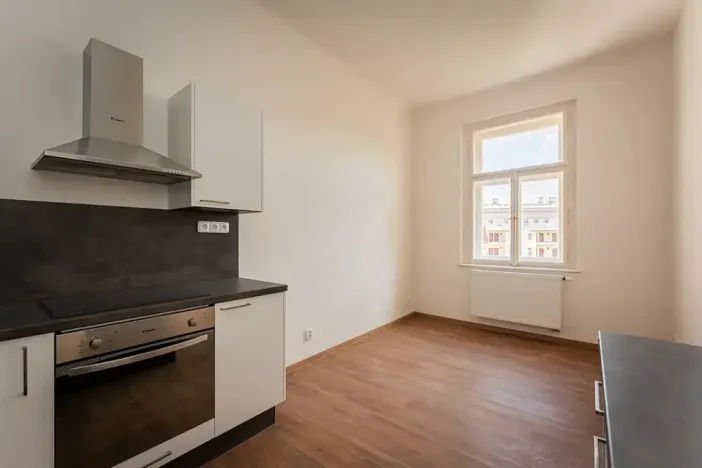 Pronájem bytu 2+kk, Praha - Nové Město, Lípová, 37 m2