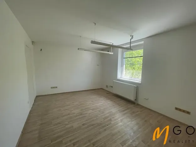 Prodej skladu, Hnátnice, 2550 m2