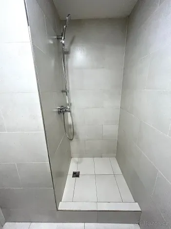 Pronájem bytu 1+kk, Praha - Radotín, Vrážská, 26 m2