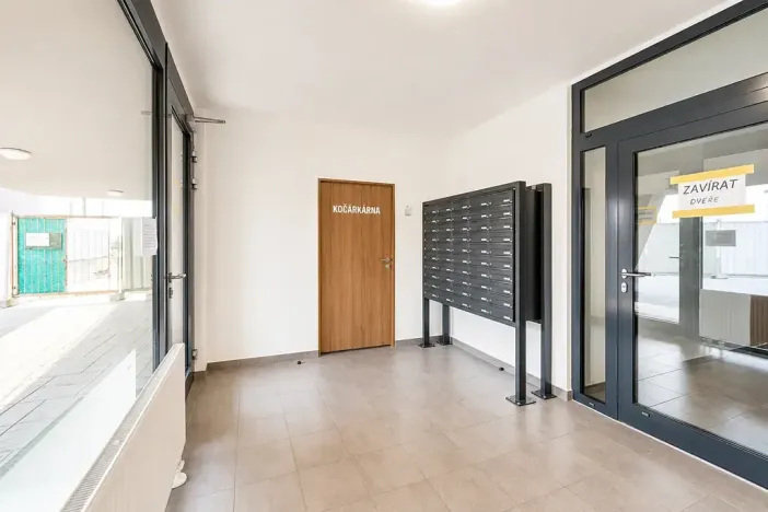 Pronájem bytu 2+kk, Praha - Hloubětín, Za černým mostem, 50 m2