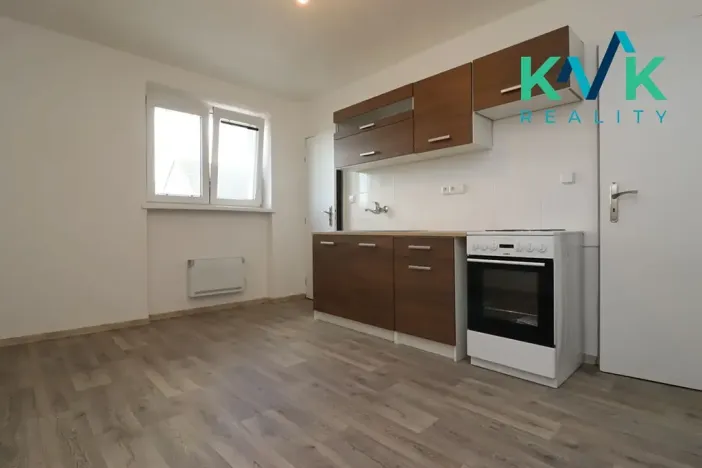 Pronájem bytu 2+1, Karlovy Vary, Závodu míru, 74 m2