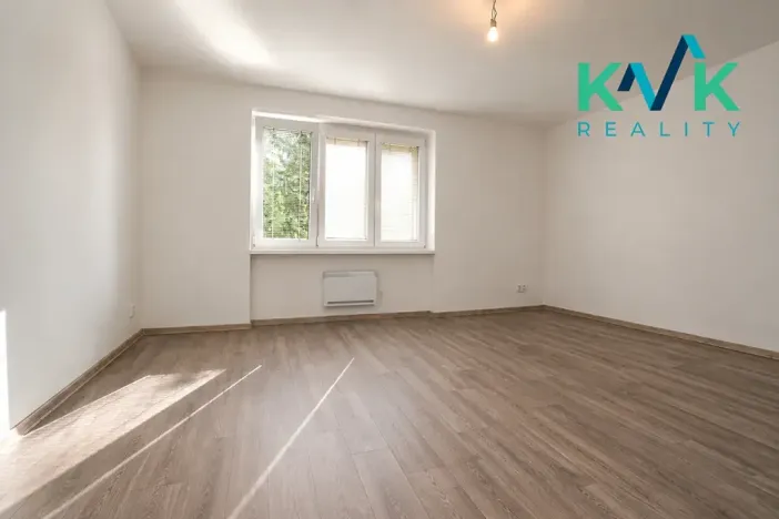 Pronájem bytu 2+1, Karlovy Vary, Závodu míru, 74 m2