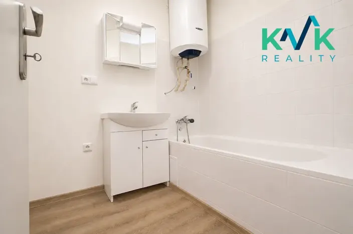 Pronájem bytu 2+1, Karlovy Vary, Závodu míru, 74 m2