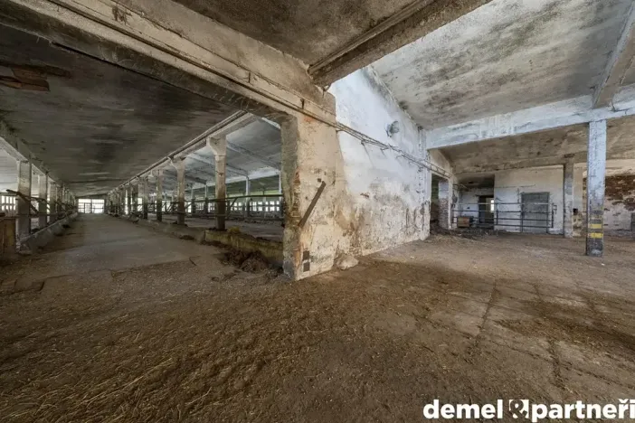 Pronájem zemědělského objektu, Korouhev, 1400 m2