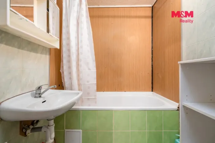 Prodej bytu 3+1, Teplice - Trnovany, U Červeného kostela, 79 m2
