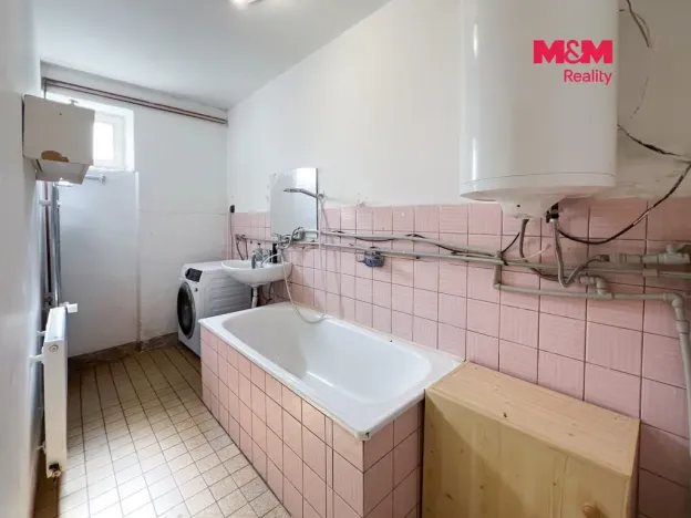 Prodej bytu 3+1, Volary, Náměstí, 96 m2