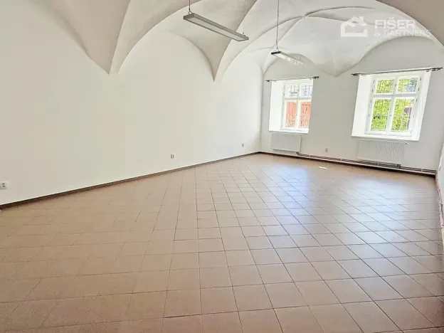 Pronájem kanceláře, Valašské Meziříčí, Náměstí, 46 m2