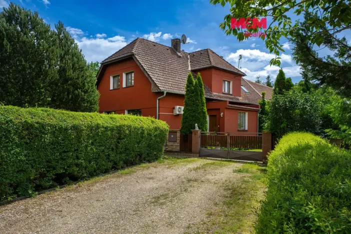 Prodej rodinného domu, Kněžmost - Koprník, 250 m2