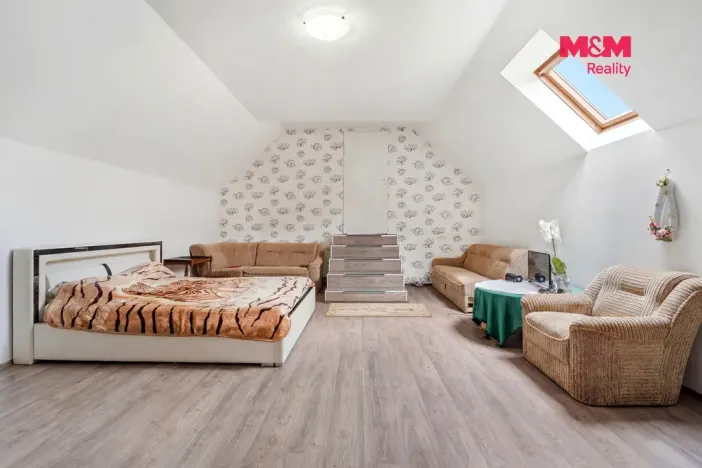 Prodej rodinného domu, Kněžmost - Koprník, 250 m2