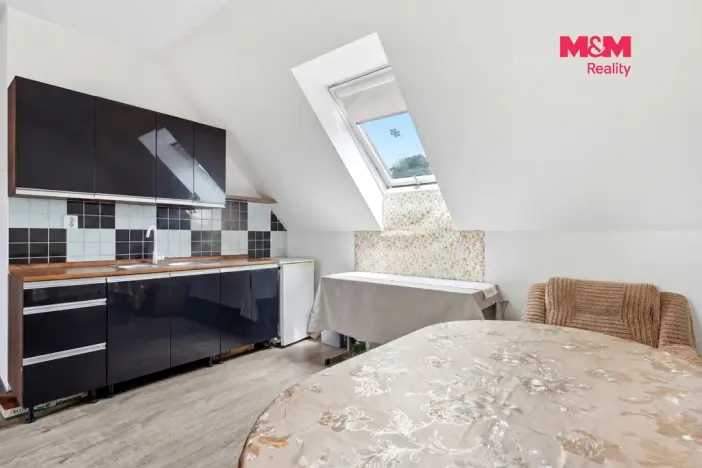 Prodej rodinného domu, Kněžmost - Koprník, 250 m2