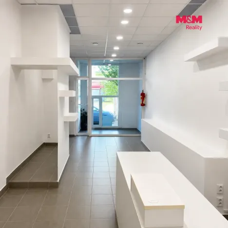 Pronájem obchodního prostoru, Pardubice - Zelené Předměstí, Smilova, 63 m2