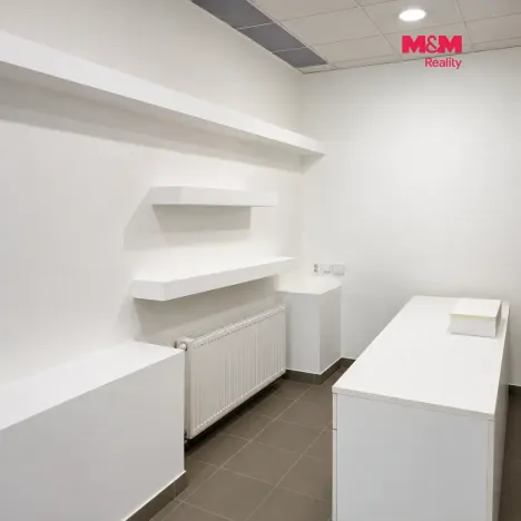 Pronájem obchodního prostoru, Pardubice - Zelené Předměstí, Smilova, 63 m2