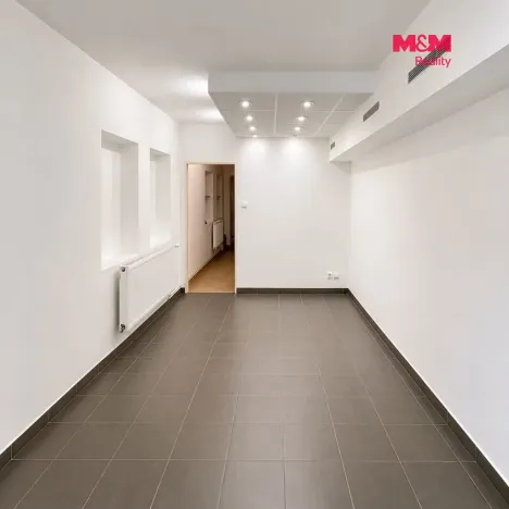Pronájem obchodního prostoru, Pardubice - Zelené Předměstí, Smilova, 63 m2