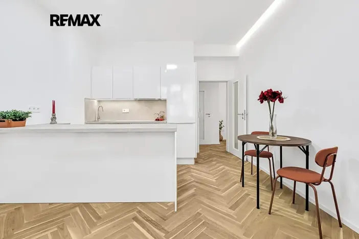 Prodej bytu 2+kk, Praha - Vinohrady, V Horní Stromce, 48 m2