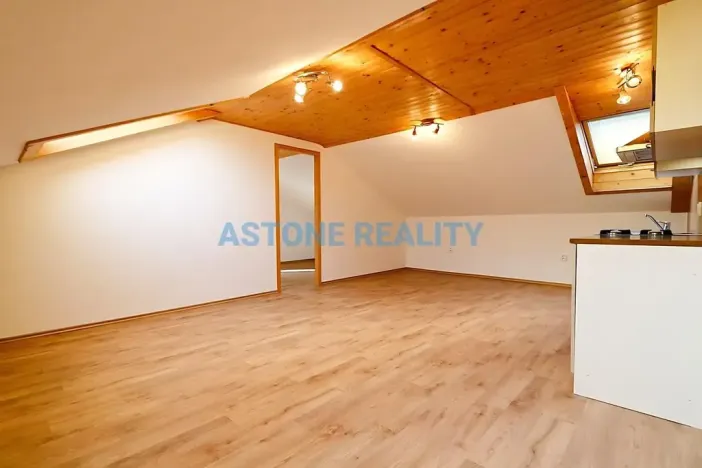 Pronájem bytu 2+kk, Praha - Satalice, Bošínská, 65 m2