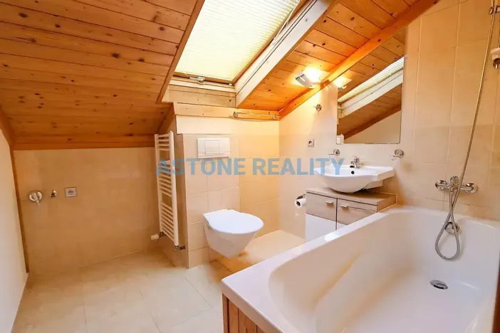 Pronájem bytu 2+kk, Praha - Satalice, Bošínská, 65 m2