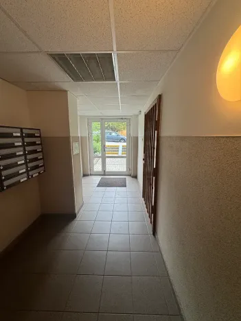 Pronájem bytu 1+1, Praha - Troja, Krynická, 30 m2