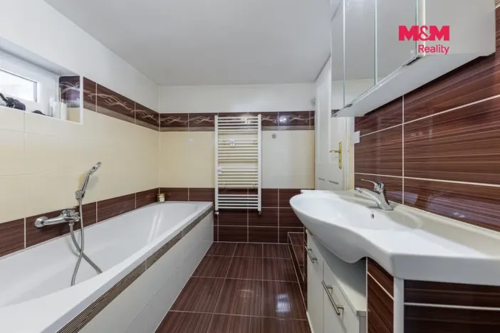 Prodej rodinného domu, Karlovy Vary - Stará Role, Svobodova, 100 m2