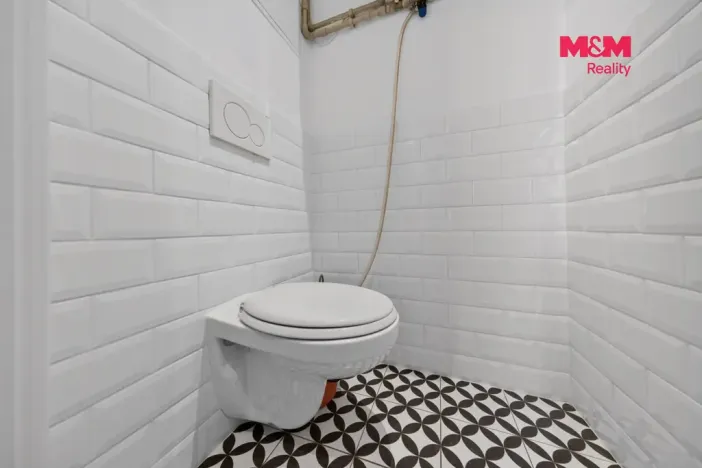 Prodej bytu 1+kk, Praha - Holešovice, U parního mlýna, 30 m2