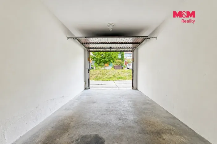 Pronájem garáže, Zlín, Nad Vývozem, 14 m2