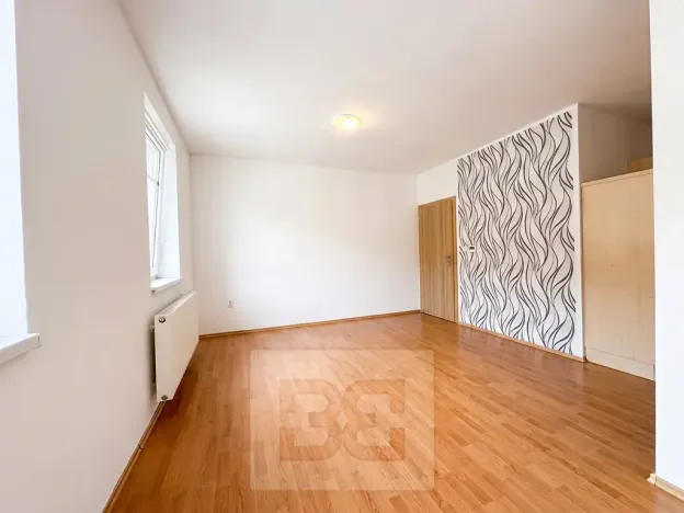 Pronájem bytu 1+kk, České Budějovice, Lipenská, 33 m2