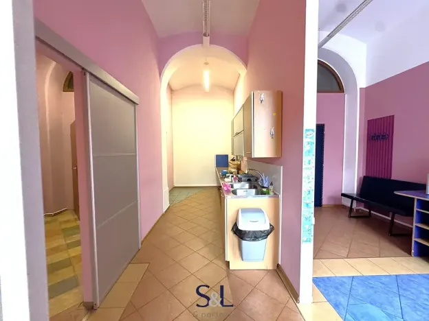 Pronájem obchodního prostoru, Liberec, nám. Sokolovské, 79 m2