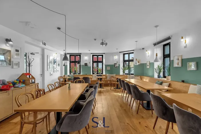 Pronájem restaurace, Osečná, Svatovítské náměstí, 183 m2
