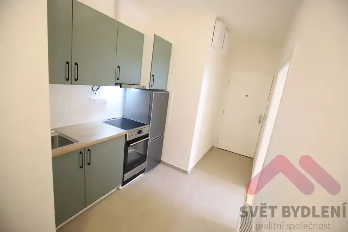 Pronájem bytu 1+kk, Praha - Vršovice, Slovinská, 28 m2