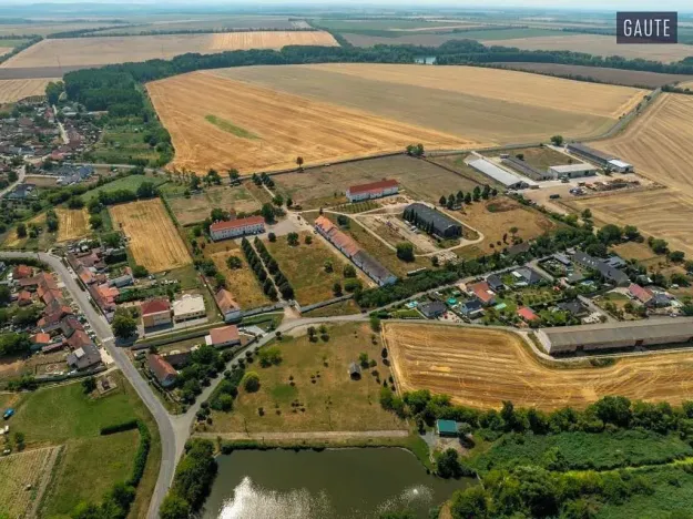 Prodej zemědělské usedlosti, Vlasatice, 5889 m2
