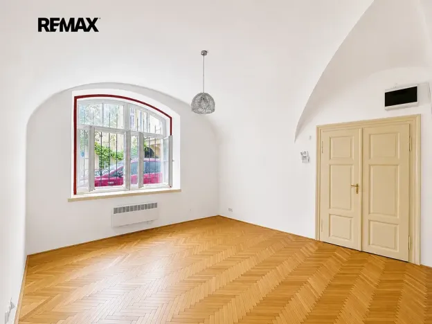 Pronájem kanceláře, Praha - Malá Strana, Karmelitská, 62 m2