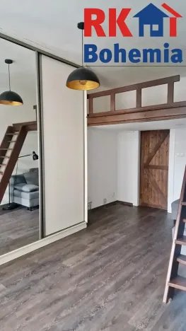 Pronájem bytu 1+1, Praha - Nusle, Nuselská, 42 m2