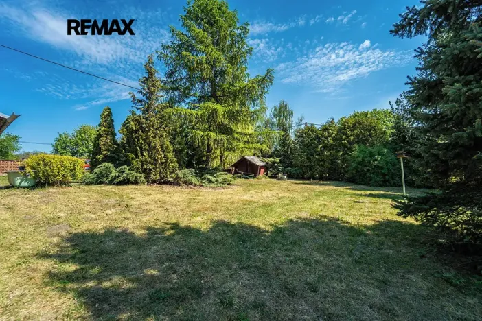 Prodej komerčního pozemku, Týnec nad Labem, Bambousek, 7711 m2