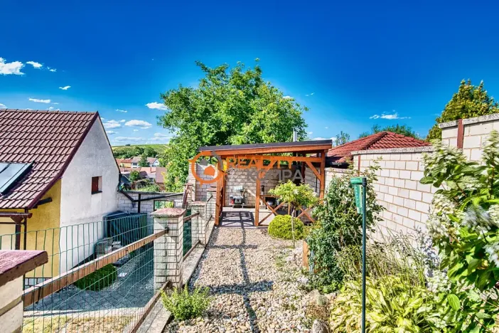 Prodej rodinného domu, Hovorany, 220 m2