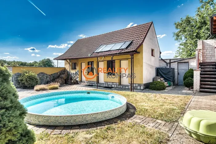 Prodej rodinného domu, Hovorany, 220 m2