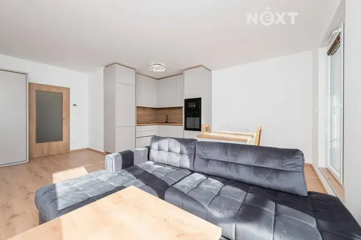 Pronájem bytu 1+kk, Pardubice, U Sportovní školy, 44 m2