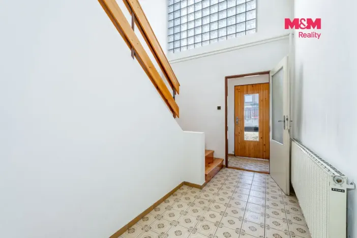 Prodej rodinného domu, Chvaletice, Budovatelů, 180 m2