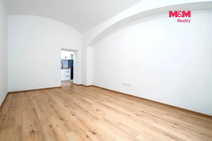 Prodej bytu 2+1, Praha - Dejvice, Kafkova, 43 m2