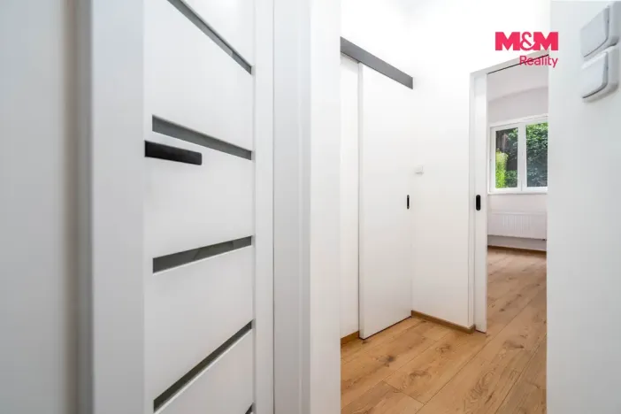 Prodej bytu 2+1, Praha - Dejvice, Kafkova, 43 m2