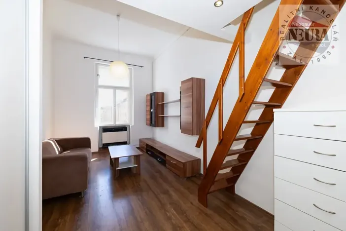 Prodej bytu 1+1, Praha - Smíchov, U Paliárky, 43 m2