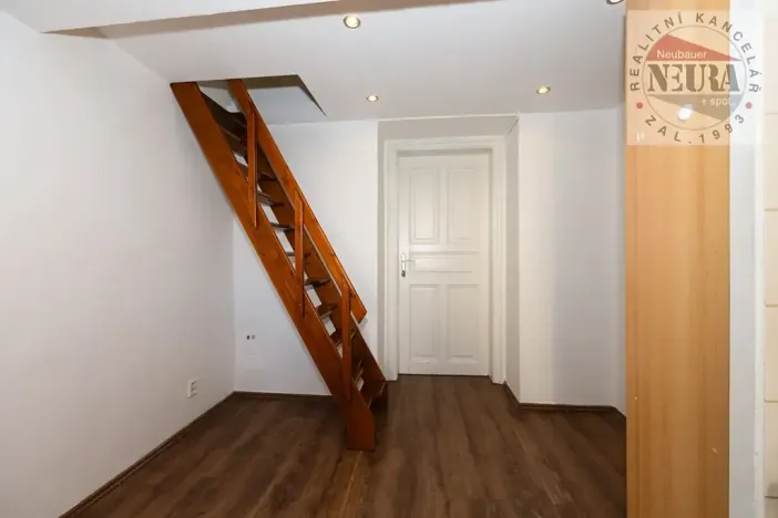 Prodej bytu 1+1, Praha - Smíchov, U Paliárky, 43 m2